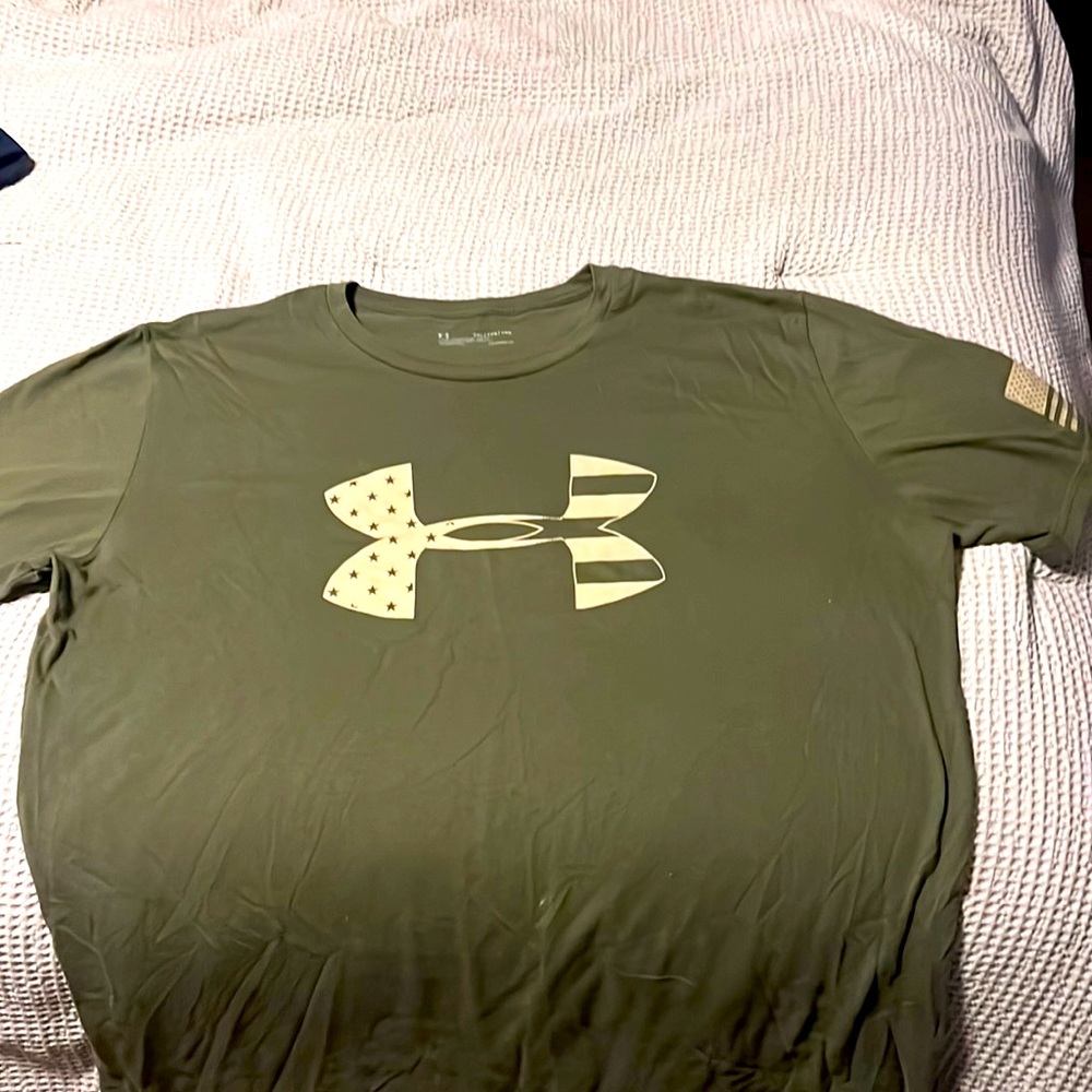 UA mens tee shirt